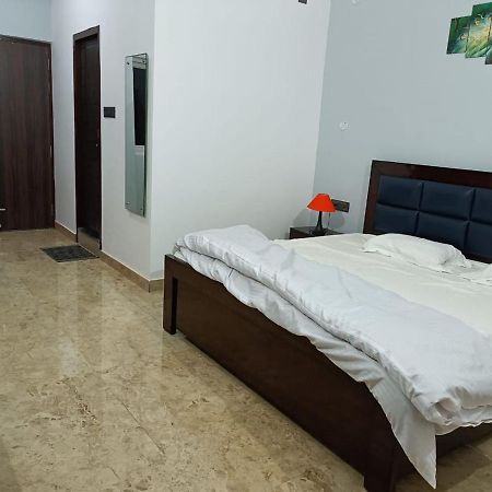 Shivalik Residency - Hotel & Banquet Hall Bāra Banki Eksteriør billede